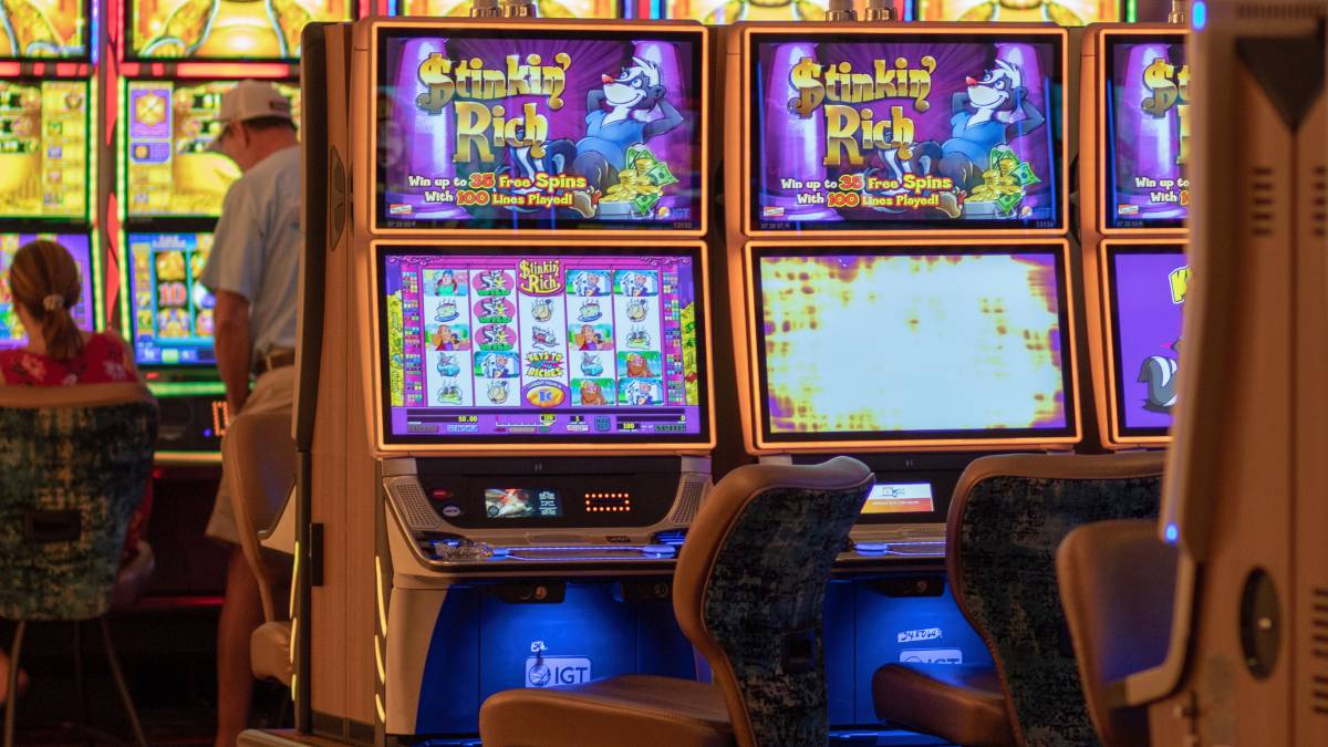 image of a tribal casino floor, where there is an ongoing advocacy by the Indian Gaming Association (IGA) against sports prediction markets (also called event contracts or sports event contracts on platforms like Kalshi, Polymarket,