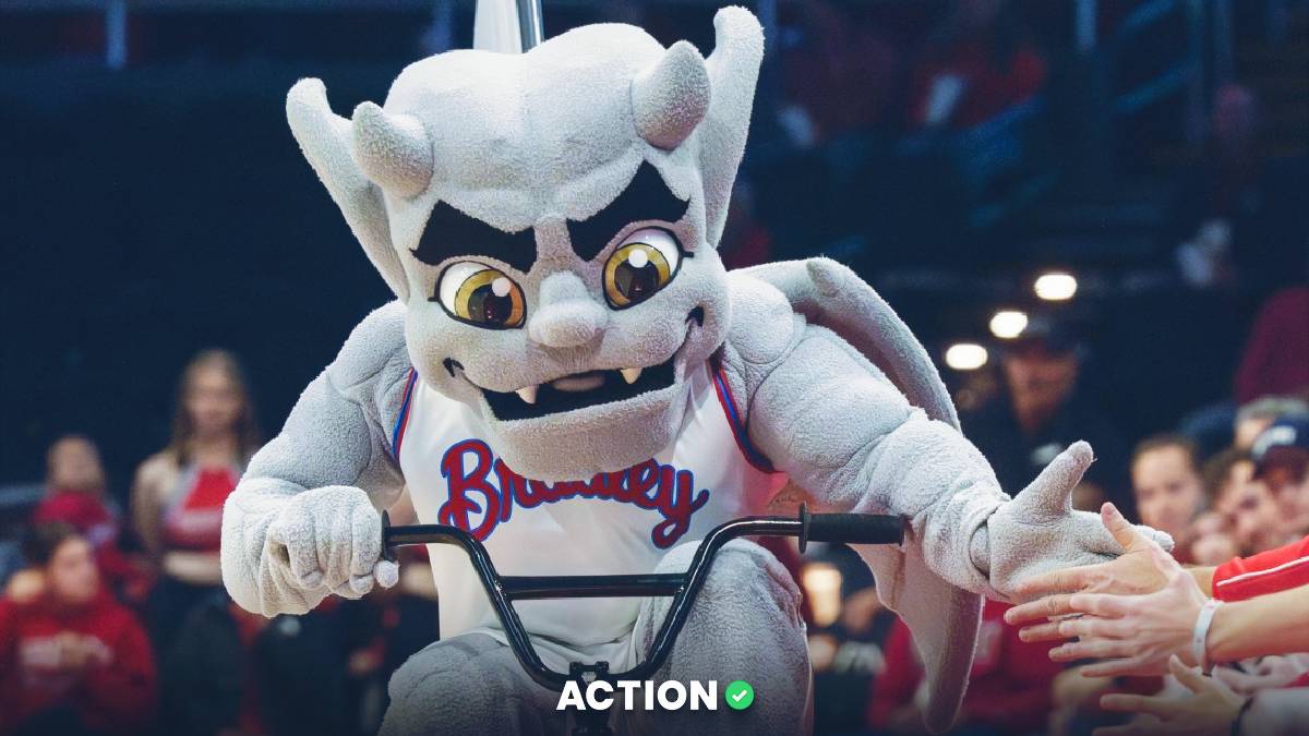 +1324 College Basketball Parlay: 3 Picks, 1 Wrong Side Favored article feature image