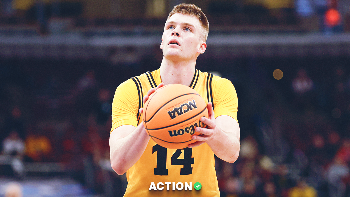 Iowa vs Clemson:  article feature image