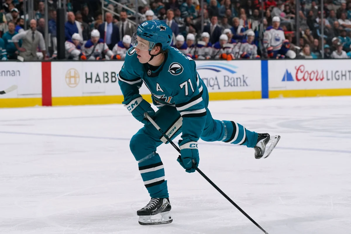 Macklin-Celebrini-hart-trophy