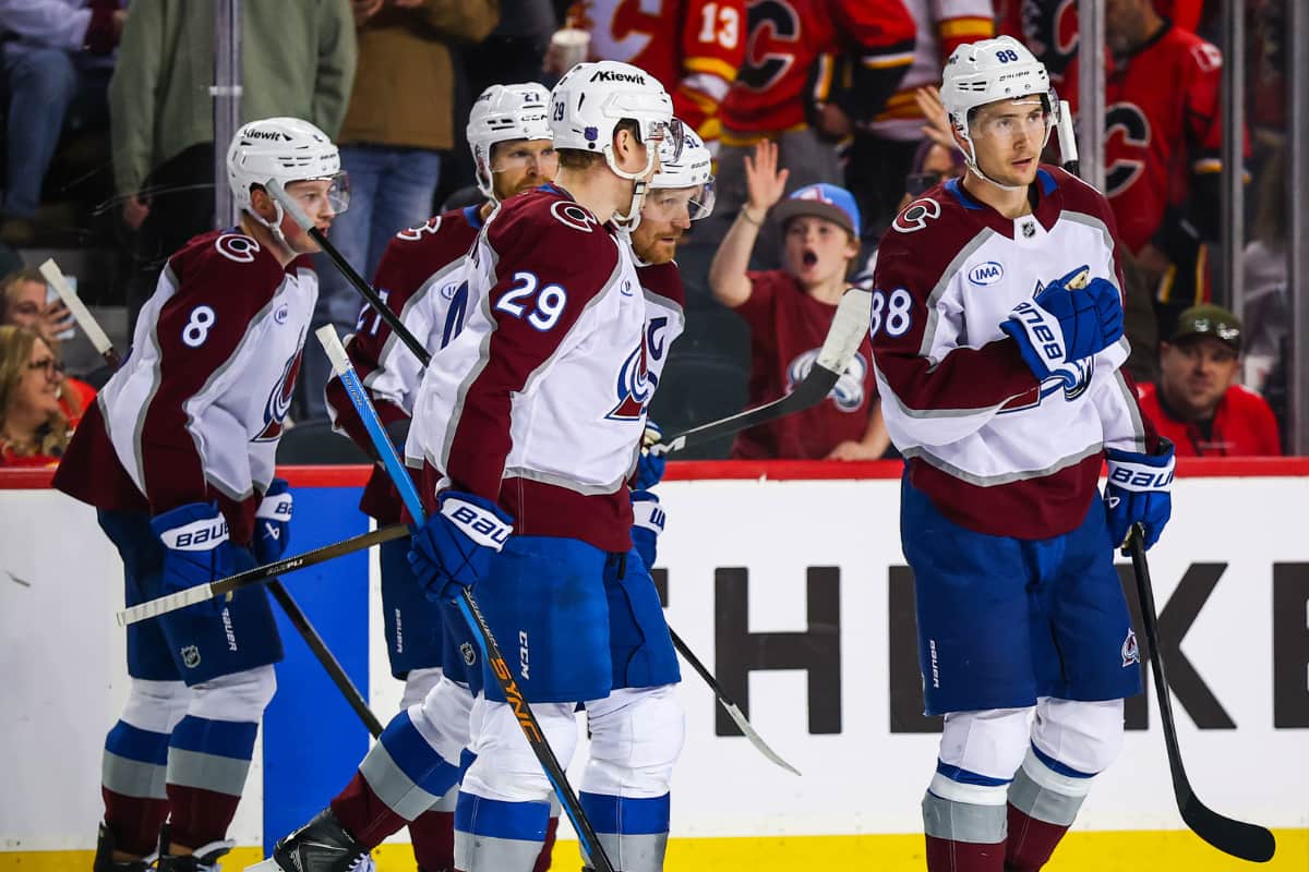 The Colorado Avalanche celebrate a goal. 