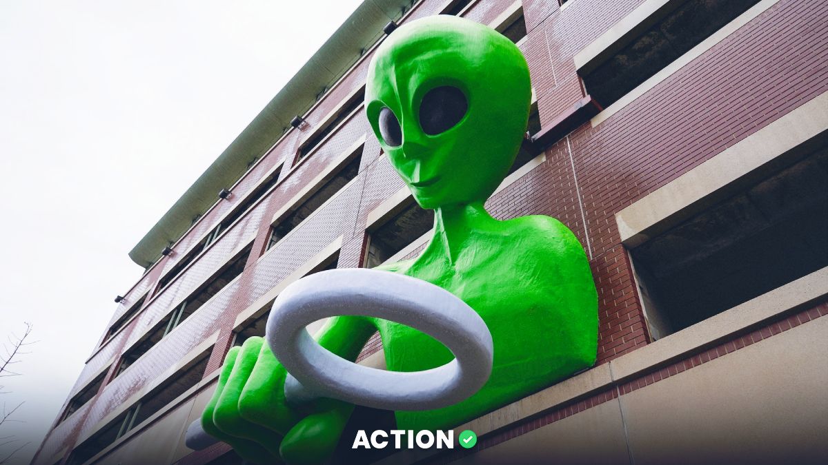 Smart Money Report: Prediction Market Picks for Iran War, Aliens