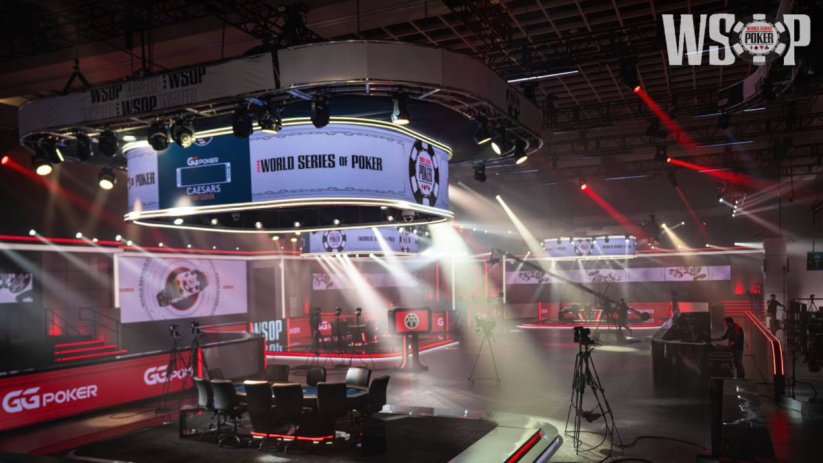 High‑tech WSOP stage featuring RFID poker tables and more than 700 LED lights.