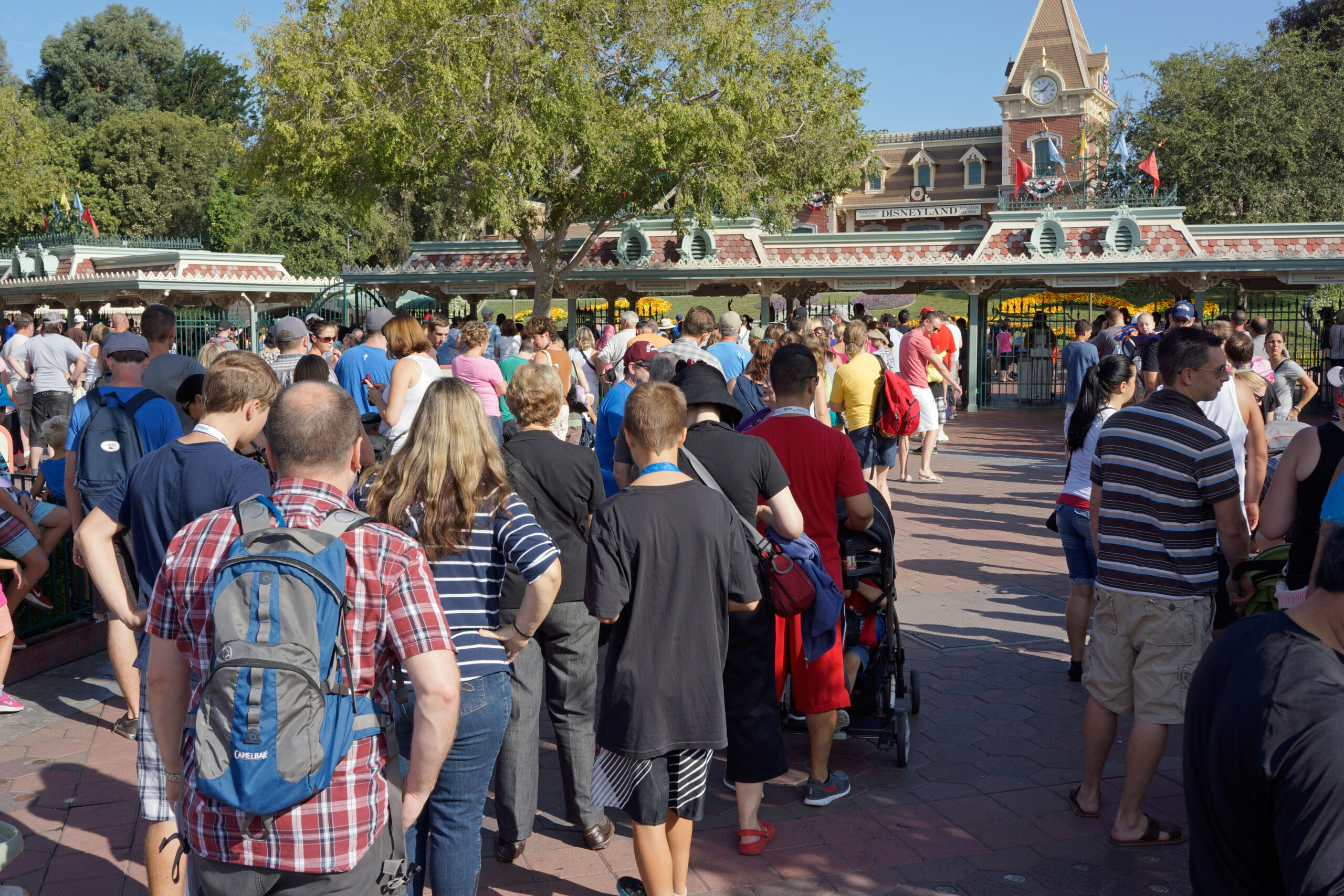 What Are The Odds You’ll Wait An Hour+ For A Theme Park Ride?