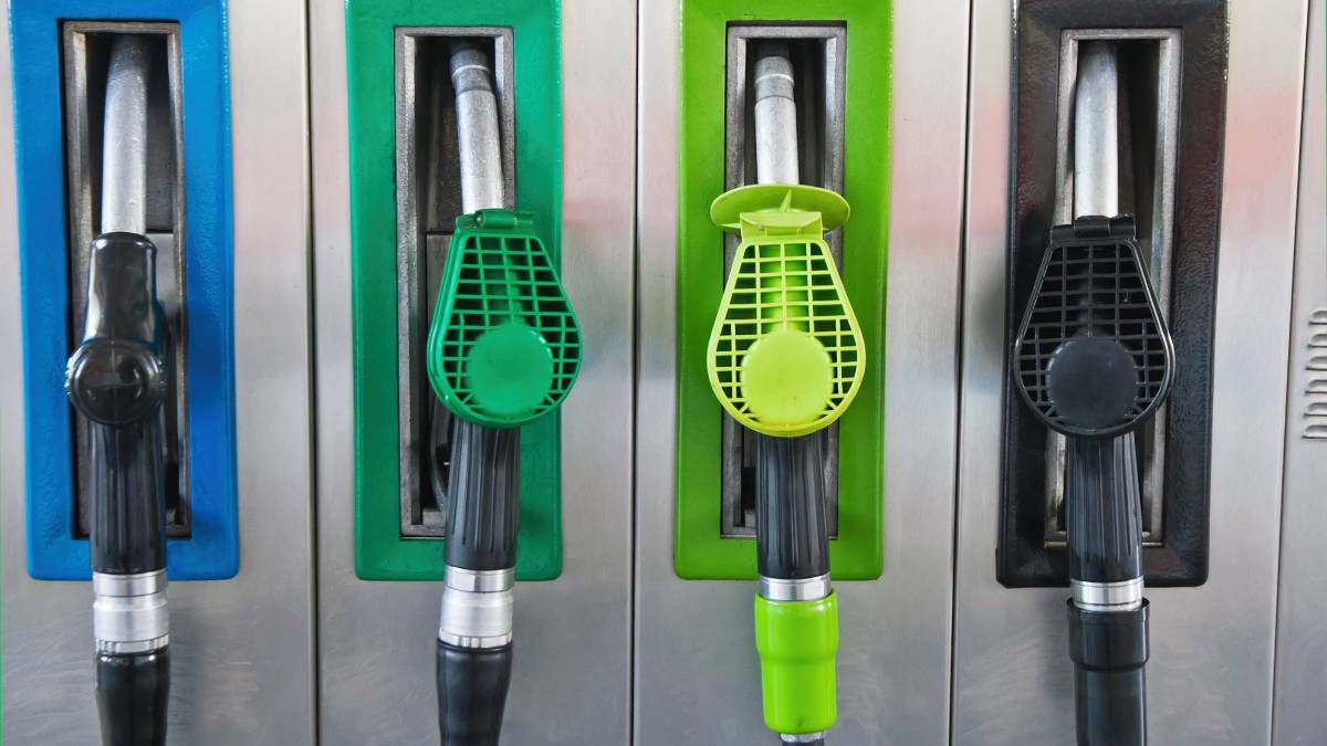 As part of its football promotion, DraftKings will offer free gas to passenger vehicles at selected gas stations including Miami, Los Angeles, and Detroit.