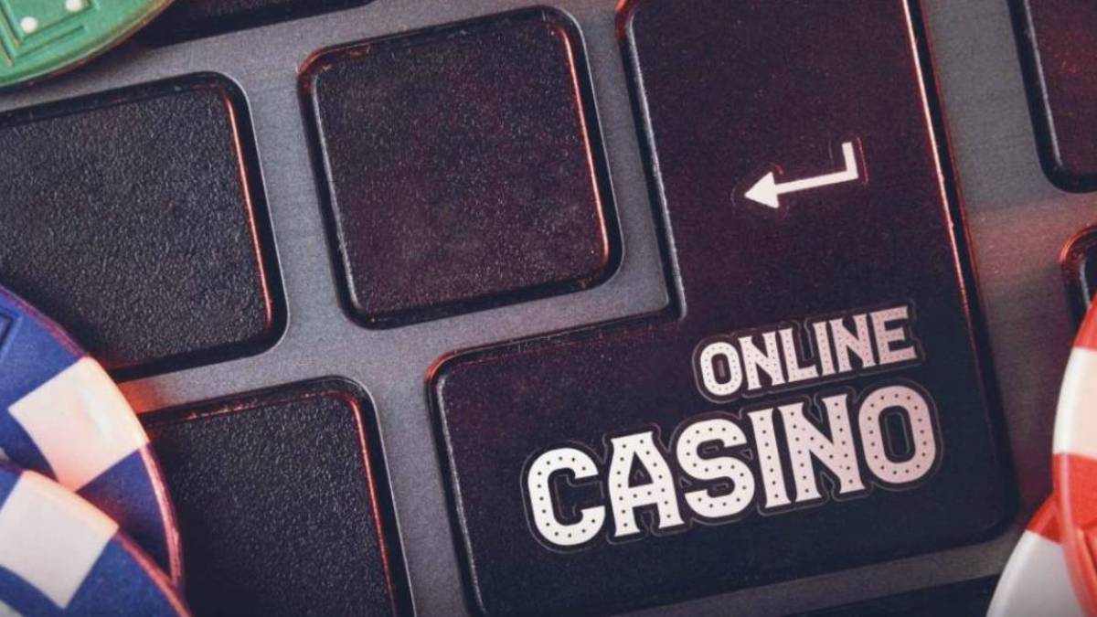 Laptop keyboard with a key labeled “online casino.”