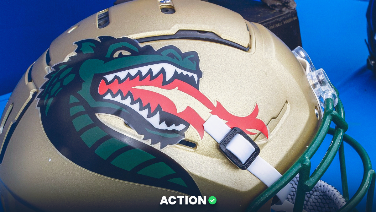 College Football Picks for Every Game Thursday: 3 Totals, 2 Player Props